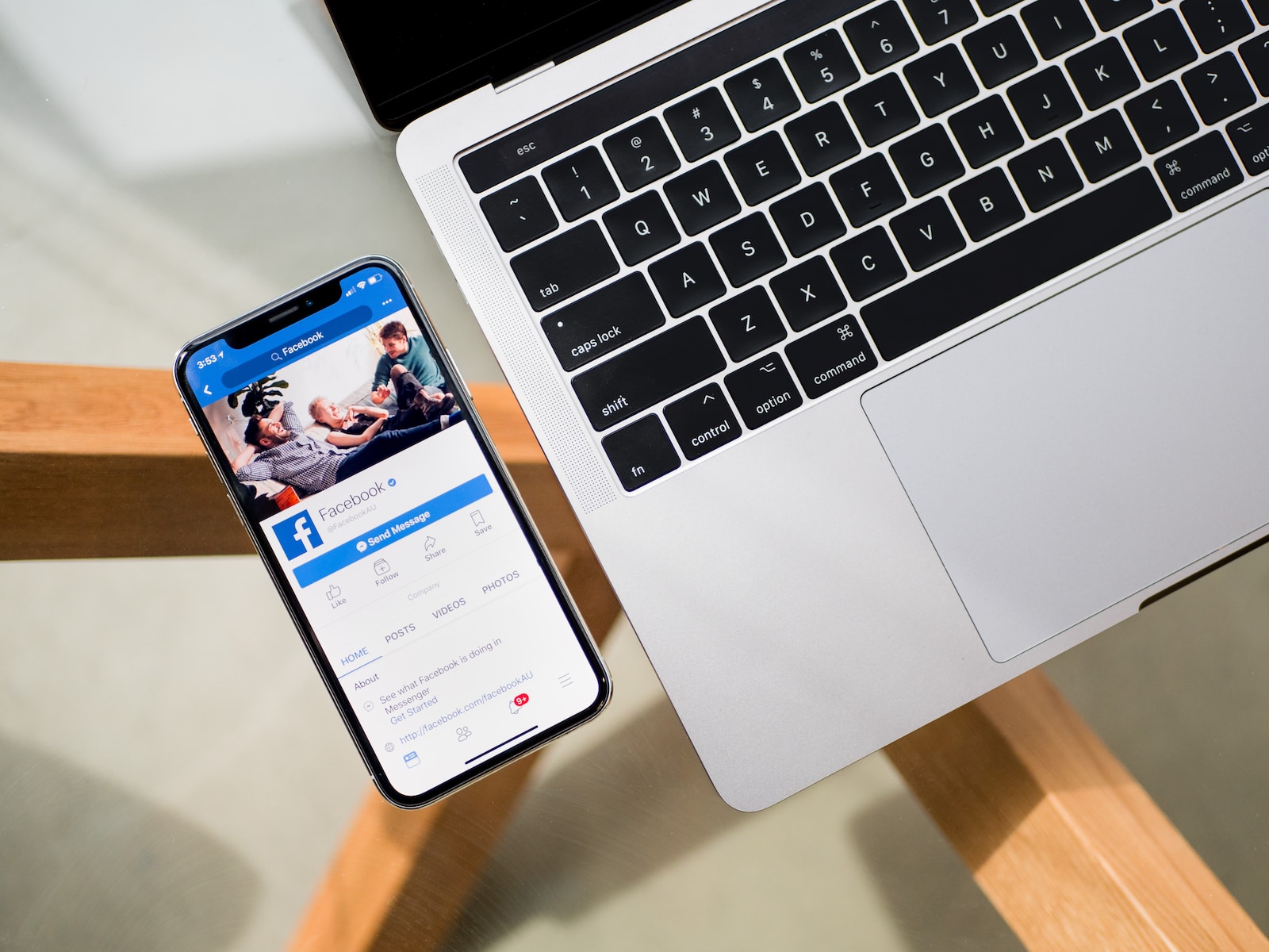 Facebookとは？ソーシャルメディアの巨大なプラットフォームご紹介